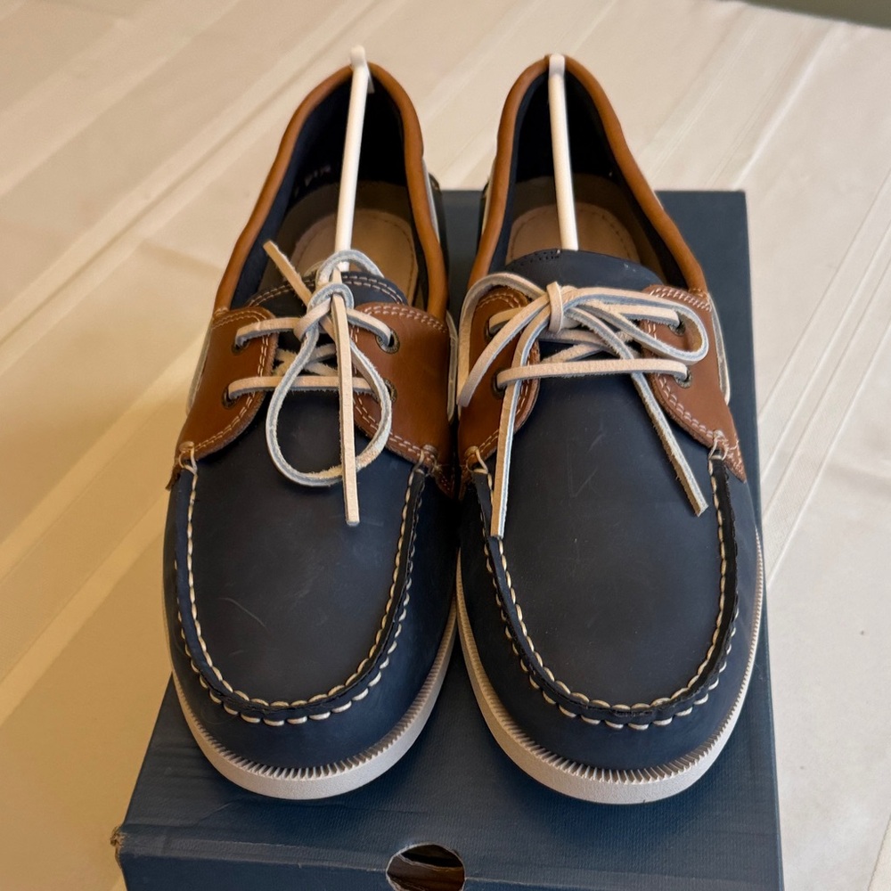 G.H. Bass & Co. Men’s Hampton Core 2 Navy and Brown Boat Shoes, size 11.5